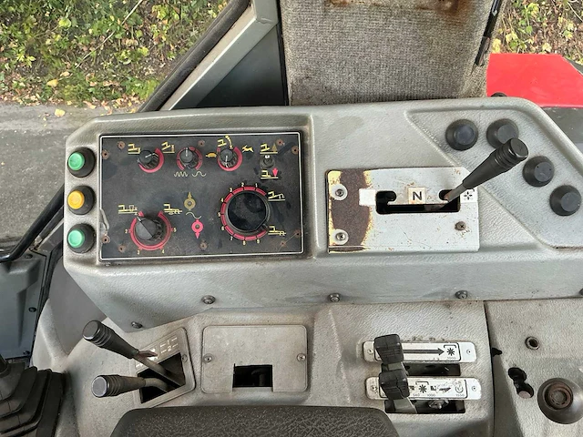 1990 massey ferguson 3050 vierwielaangedreven landbouwtractor - afbeelding 14 van  26