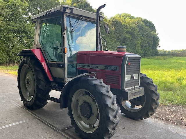 1990 massey ferguson 3050 vierwielaangedreven landbouwtractor - afbeelding 25 van  26