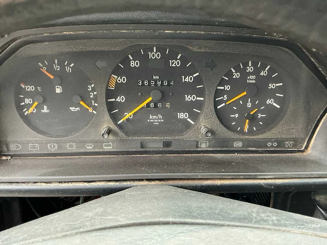 1990 mercedes-benz g-klasse 300gd - afbeelding 18 van  45