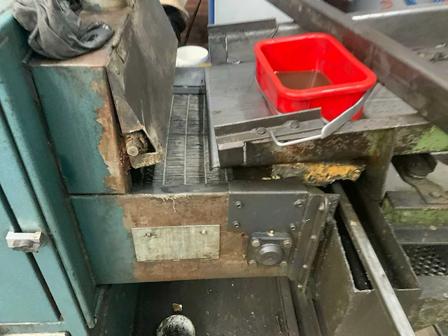 1990 metalas materiaal reinigingstunnel - afbeelding 2 van  14