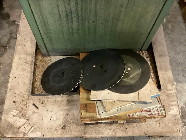 1990 omes mec-300s afkortcirkelzaagmachine - afbeelding 3 van  12