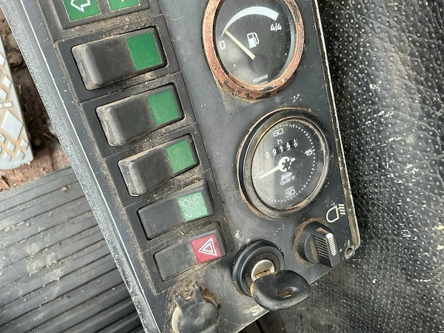 1990 sennebogen sm13 banden graafmachine - afbeelding 9 van  31