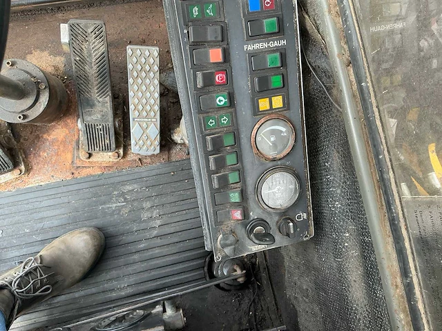 1990 sennebogen sm13 banden graafmachine - afbeelding 11 van  31