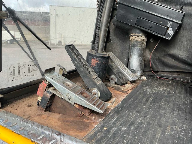 1990 sennebogen sm13 banden graafmachine - afbeelding 15 van  31