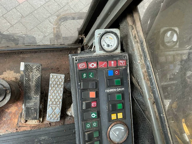 1990 sennebogen sm13 banden graafmachine - afbeelding 18 van  31