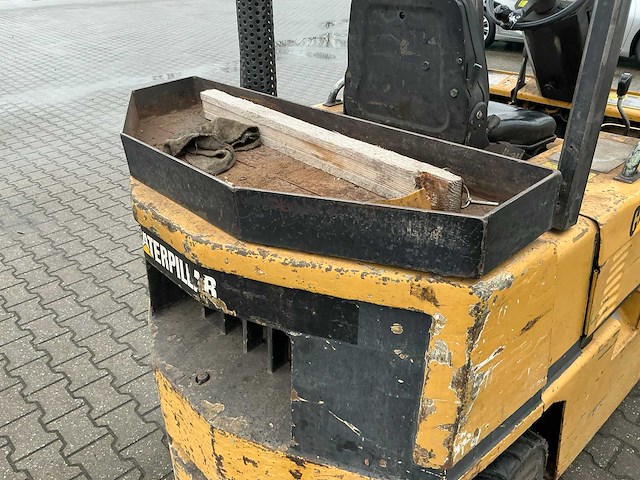 1991 caterpillar v50d vorkheftruck - afbeelding 18 van  36