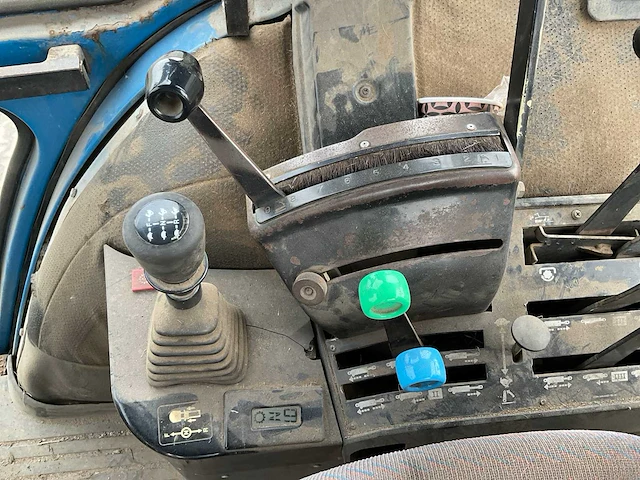 1991 ford 8630 powershift vierwielaangedreven landbouwtractor - afbeelding 24 van  35