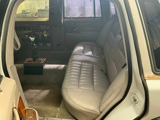 1991 ford lincoln towncar personenauto - afbeelding 24 van  35