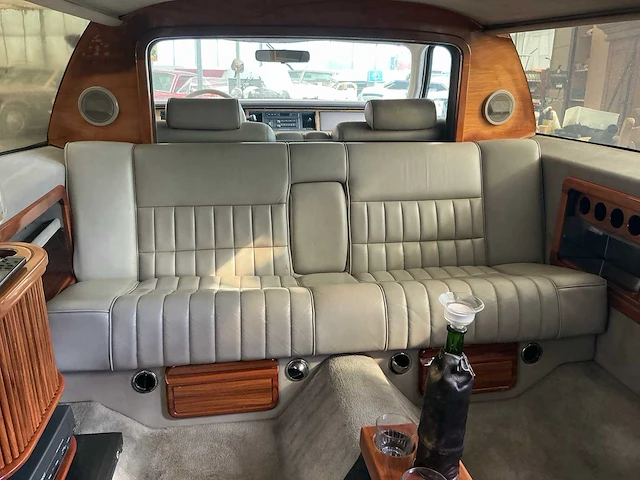 1991 ford lincoln towncar personenauto - afbeelding 25 van  35