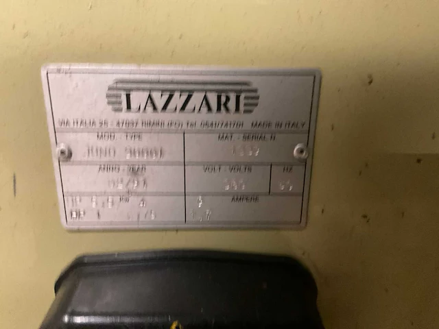 1991 lazzari juno 3000i formaatcirkelzaagmachine - afbeelding 9 van  9