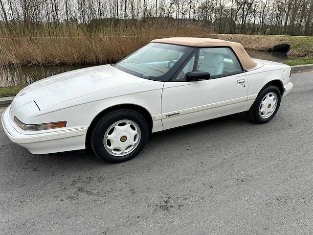 1992 buick reatta cabriolet - afbeelding 1 van  40
