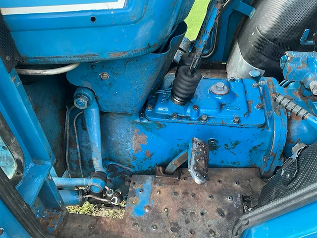 1992 ford 4610 tweewielaangedreven landbouwtractor - afbeelding 11 van  24