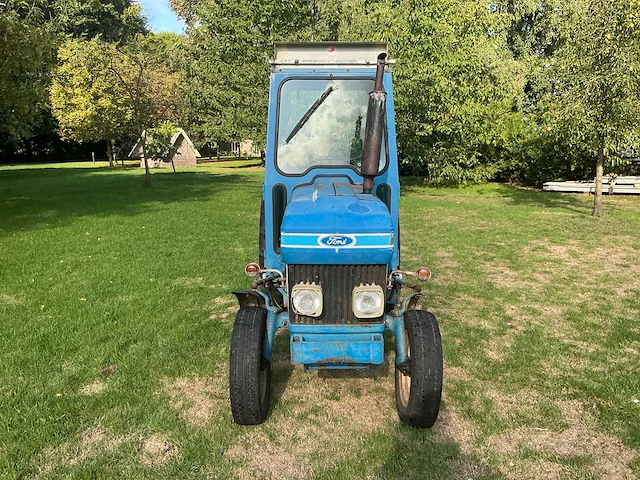 1992 ford 4610 tweewielaangedreven landbouwtractor - afbeelding 12 van  24