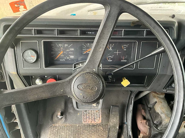 1992 ford f700 vrachtwagen - afbeelding 7 van  46