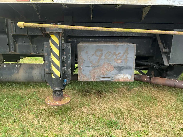 1992 ford f700 vrachtwagen - afbeelding 13 van  46