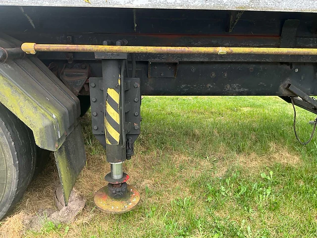 1992 ford f700 vrachtwagen - afbeelding 15 van  46