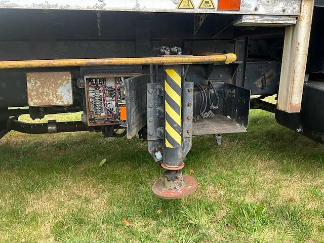 1992 ford f700 vrachtwagen - afbeelding 26 van  46