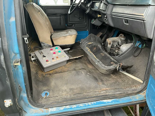 1992 ford f700 vrachtwagen - afbeelding 28 van  46