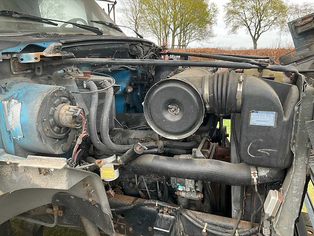 1992 ford f700 vrachtwagen - afbeelding 32 van  46