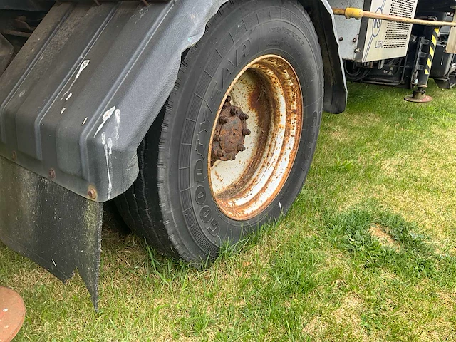1992 ford f700 vrachtwagen - afbeelding 39 van  46