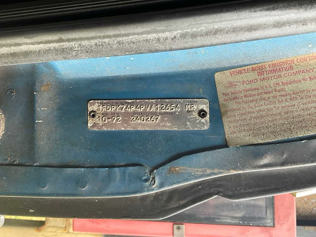 1992 ford f700 vrachtwagen - afbeelding 41 van  46