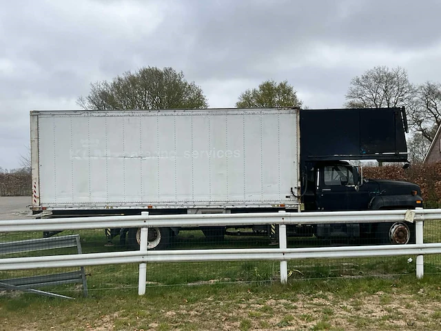 1992 ford f700 vrachtwagen - afbeelding 43 van  46