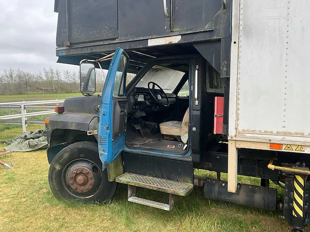 1992 ford f700 vrachtwagen - afbeelding 46 van  46