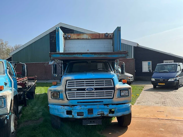 1992 ford f700 vrachtwagen - afbeelding 34 van  37