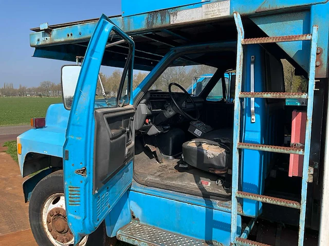 1992 ford f700 vrachtwagen - afbeelding 35 van  37