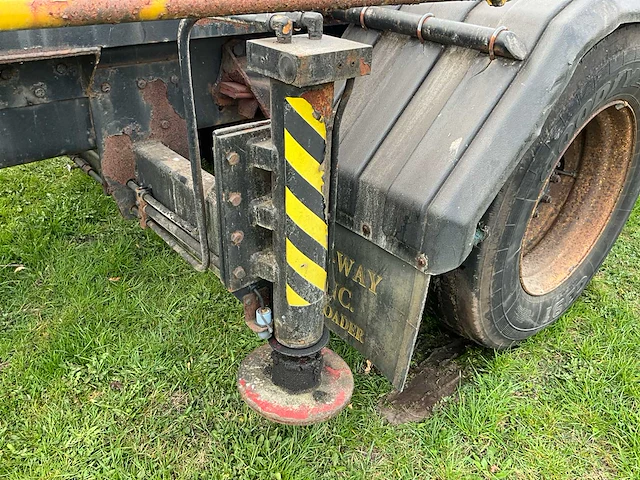 1992 ford f700 vrachtwagen - afbeelding 13 van  33