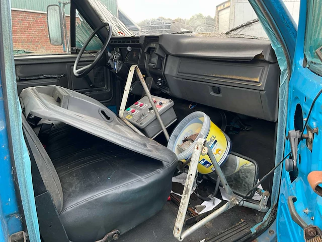 1992 ford f700 vrachtwagen - afbeelding 17 van  33