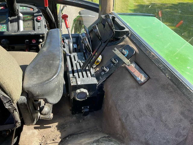 1992 john deere 4755 vierwielaangedreven landbouwtractor - afbeelding 15 van  32