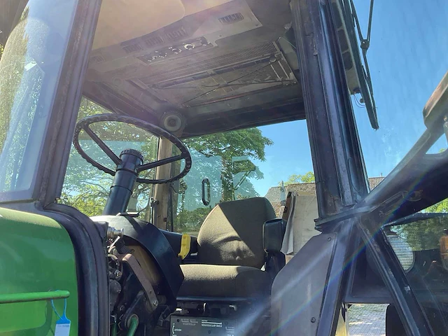 1992 john deere 4755 vierwielaangedreven landbouwtractor - afbeelding 18 van  32