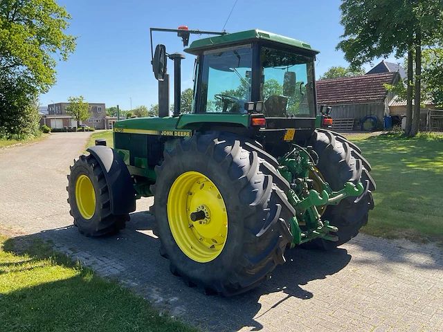 1992 john deere 4755 vierwielaangedreven landbouwtractor - afbeelding 27 van  32