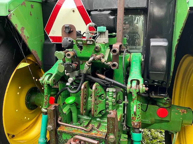 1992 john deere 6200 vierwielaangedreven landbouwtractor met voorlader - afbeelding 15 van  35