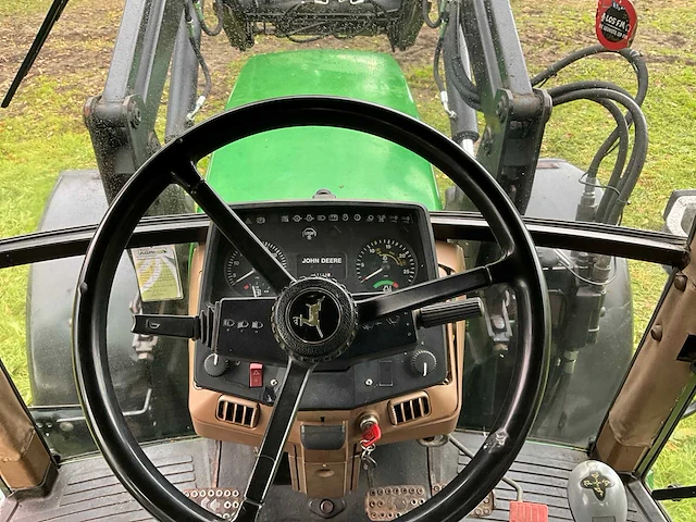1992 john deere 6200 vierwielaangedreven landbouwtractor met voorlader - afbeelding 19 van  35