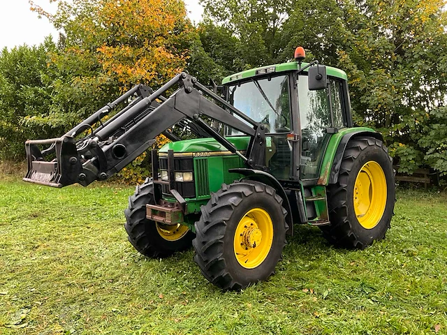 1992 john deere 6200 vierwielaangedreven landbouwtractor met voorlader - afbeelding 12 van  35
