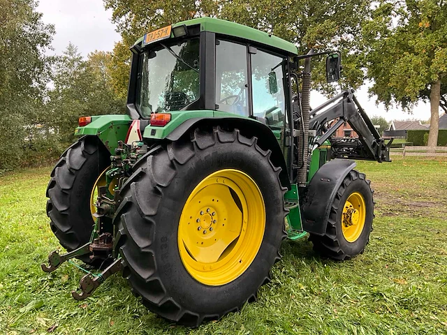 1992 john deere 6200 vierwielaangedreven landbouwtractor met voorlader - afbeelding 32 van  35