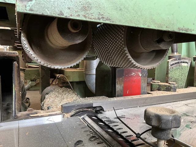 1992 shun kuang kp4-220 vierzijdige profileer- en schaafmachine - afbeelding 3 van  30