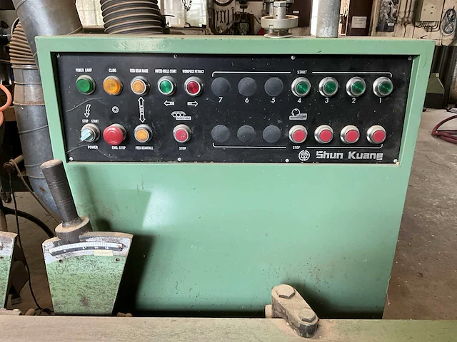 1992 shun kuang kp4-220 vierzijdige profileer- en schaafmachine - afbeelding 23 van  30