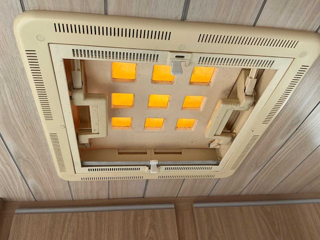 1992 sterckemanfjord 370e caravan - afbeelding 19 van  33