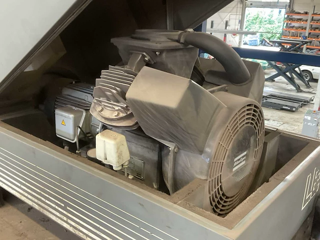 1993 atlas copco le8 uv zuigercompressor - afbeelding 7 van  11