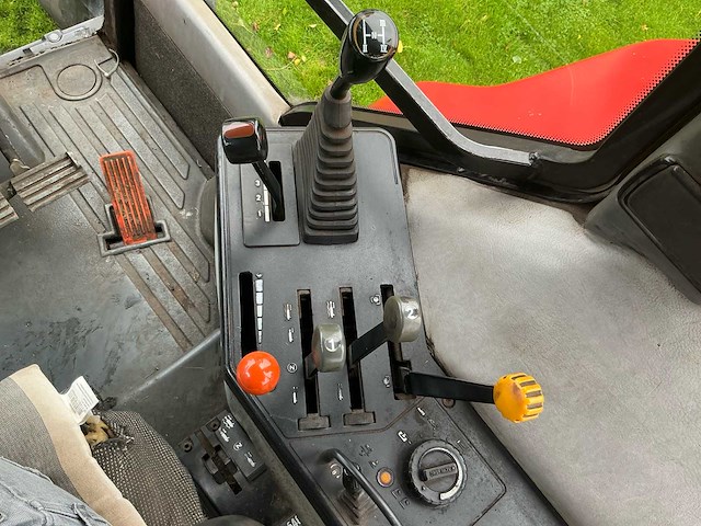 1993 case international 5130a vierwielaangedreven landbouwtractor - afbeelding 14 van  26