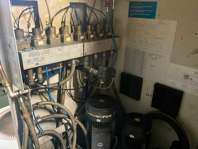 1993 charmills robofill 310 draadvonk- en erodeermachine - afbeelding 10 van  26