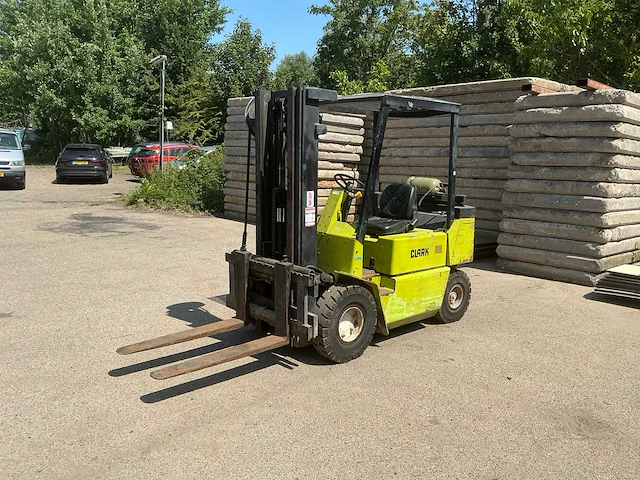 1993 clark gpm30h vorkheftruck - afbeelding 1 van  16