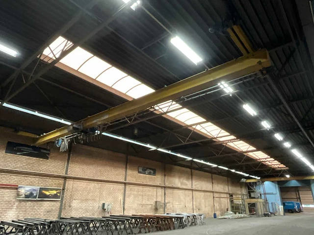 1993 demag enkelligger onderhang halkraan 3,2t - afbeelding 1 van  19