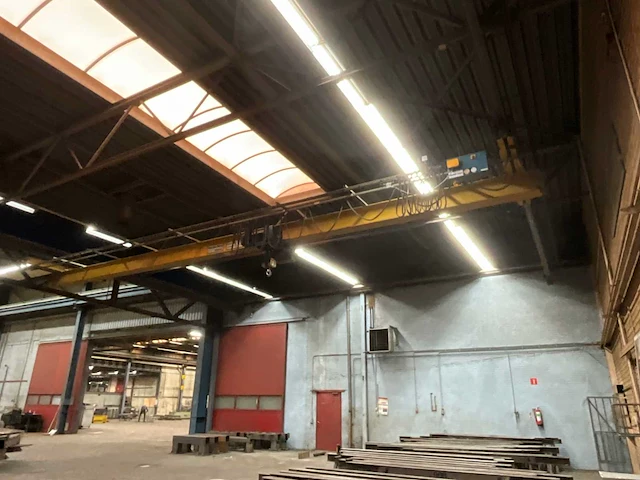 1993 demag enkelligger onderhang halkraan 3,2t - afbeelding 13 van  19