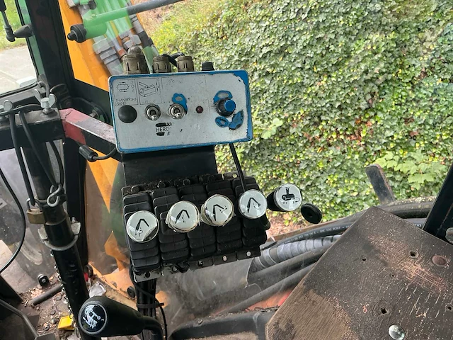 1993 deutz-fahr dx4.31 se vierwielaangedreven landbouwtractor - afbeelding 36 van  48