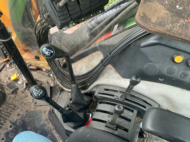 1993 deutz-fahr dx4.31 se vierwielaangedreven landbouwtractor - afbeelding 40 van  48
