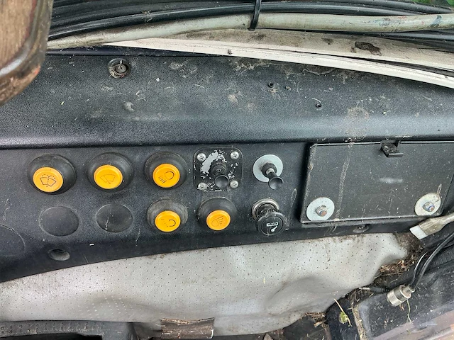 1993 deutz-fahr dx4.31 se vierwielaangedreven landbouwtractor - afbeelding 41 van  48